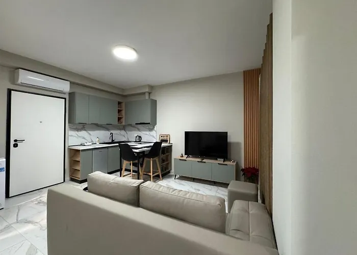 Dennys Apartment At Gardenia Myslym Shyri
